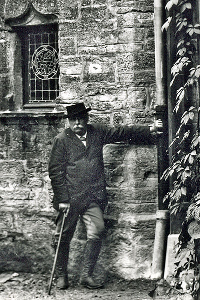 400px-James_Tissot_-_Photo_017, old man leaning against building